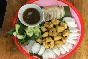 Ăn vặt Cô Tuyến - Bún Đậu Hàng Cũ
