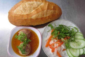 Ăn vặt Cô Út - Bánh Mì Xíu Mại