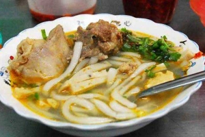 Ăn vặt Cô Xuân - Bánh Canh & Nui Xương Chả