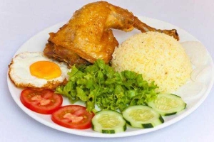 Ăn vặt Cơm Gà Ngọc Anh