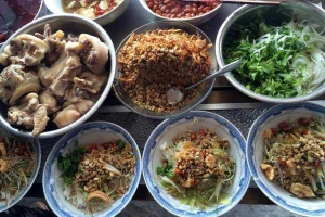 Ăn vặt Cơm Hến - Nguyễn Sinh Cung