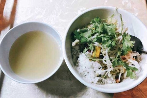 Ăn vặt Cơm Hến Quỳnh