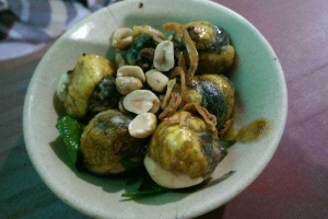 Ăn vặt Cút Chiên Bơ & Hột Vịt Lộn Xào Me