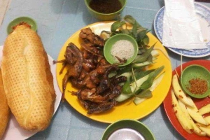Ăn vặt Cút Chiên Bơ - Tôn Đản