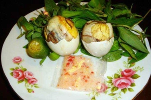 Ăn vặt Đậu Đen - Trứng Vịt Lộn