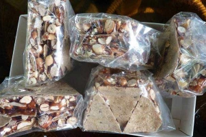 Ăn vặt Diệp Làm - Kẹo Đậu Phộng