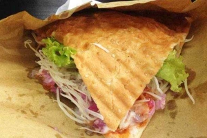 Ăn vặt Doner Kebab Aji - Nguyễn Khoái