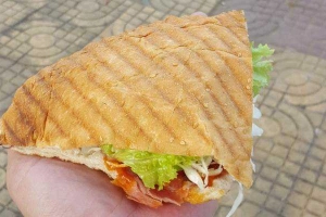 Ăn vặt Doner Kebab & Bánh Mì Cuộn Hy Lạp