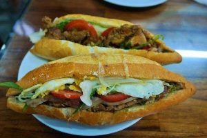 Ăn vặt Đức Hậu - Bánh Mì Hà Nội