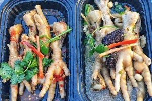 Ăn vặt Đường Ray Quán - Chân Gà Tàu Xì