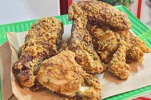 Ăn vặt Gà Chân Ngắn