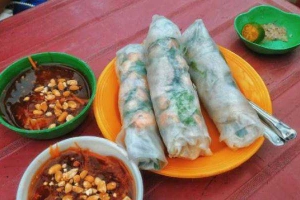 Ăn vặt Gỏi Cuốn & Vịt Lộn