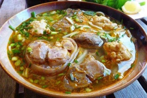 Ăn vặt Hà Mi Quán - Bún Bò Huế
