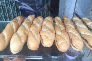 Ăn vặt Hải Yến - Bánh Mì Que Đà Nẵng