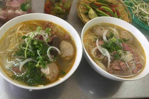 Ăn vặt Hoàng Huê - Bún Bò