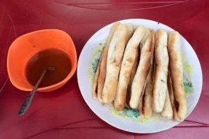 Ăn vặt Hồng - Cafe & Bánh Mì