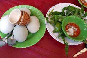 Ăn vặt Hột Vịt Lộn & Bắp Nướng