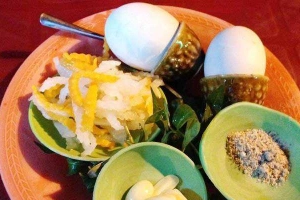 Ăn vặt Hột Vịt Lộn - Nguyễn Huệ