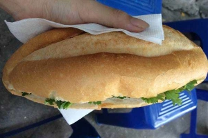 Ăn vặt Huệ Còi - Bánh Mì Ngon