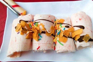 Ăn vặt Kem Cuộn Thái Lan - Big C Hạ Long