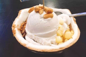 Ăn vặt Kem Dừa Phaya Thai