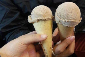 Ăn vặt Kem Tươi Tràng Tiền - Ngô Quyền