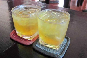Ăn vặt Khu Trà Đá Ven Hồ Tây - Quảng An