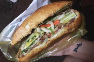 Ăn vặt Long Hà - Bánh Mì Các Loại