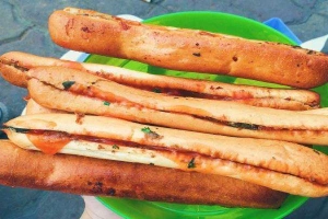 Ăn vặt Long Hải Phòng - Bánh Mì Que