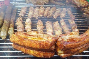Ăn vặt Lòng & Thịt Nướng Lu - Chợ Gia Lâm