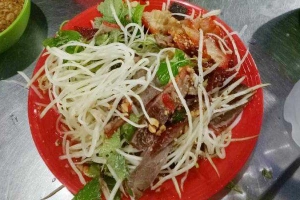 Ăn vặt Long Vi Dung - Nộm Thịt Bò Khô