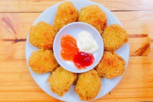Ăn vặt Mẹ Ong - Bánh Gà & Chè Sầu