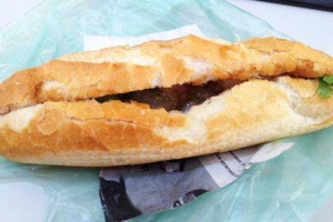 Ăn vặt Bánh Mì Bột Lọc - Thịt Chả