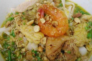 Ăn vặt Mì Quảng 20k
