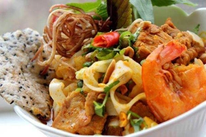 Ăn vặt Mì Quảng - Chợ Phạm Văn Hai