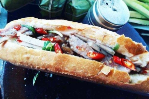 Ăn vặt Minh Kỳ - Bánh Mì Heo Quay