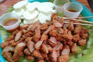 Ăn vặt Nem Chua Rán Bà Già - Hàng Bông