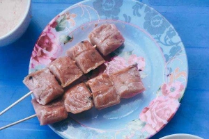 Ăn vặt Nem Nướng & Trứng Lộn