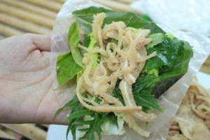 Ăn vặt Nem Tai Ông Quang
