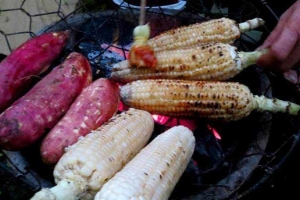 Ăn vặt Ngô Khoai Nướng - Quảng Trường Lam Sơn