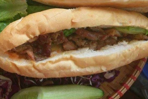 Ăn vặt Như Lan Sài Gòn - Bánh Mì Kẹp