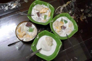 Ăn vặt Nước Ép Hoa Quả & Chè Sầu Đà Nẵng - Long Biên 1