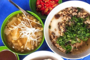 Ăn vặt Oanh Hòe Nhai - Bánh Đúc Nóng & Chè Sắn