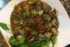 Ăn vặt Ốc Bãi Đất Trống