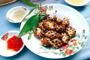 Ăn vặt Ốc & Gỏi Cuốn - Chợ Phùng Hưng