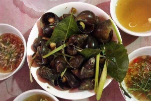 Ăn vặt Ốc Nóng Hồ Tây