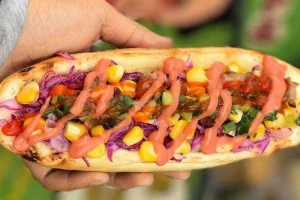 Ăn vặt Ông Lý - Bánh Mì - Trường Sa