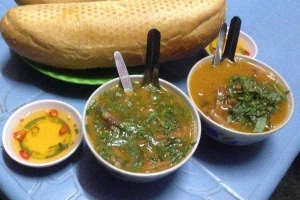 Ăn vặt Phá Lấu Bò - Lê Văn Chí