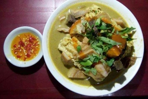 Ăn vặt Phá Lấu Singapore