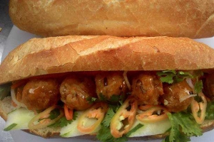 Ăn vặt Phát Hưng - Bánh Mì Xíu Mại